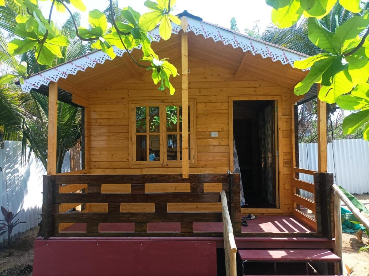 Happy Shack Beach And Wooden Huts Колва Екстер'єр фото