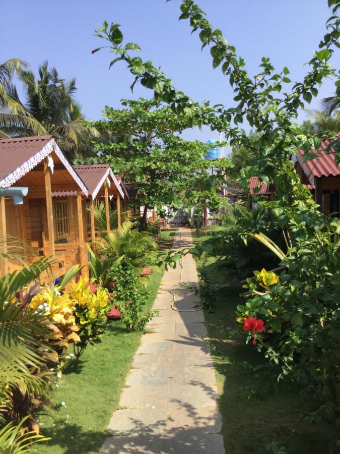 Happy Shack Beach And Wooden Huts Колва Екстер'єр фото