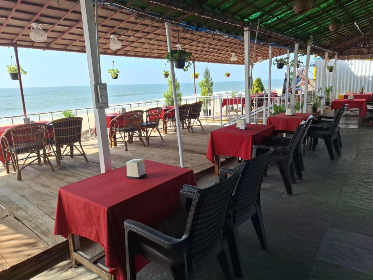 Happy Shack Beach And Wooden Huts Колва Екстер'єр фото
